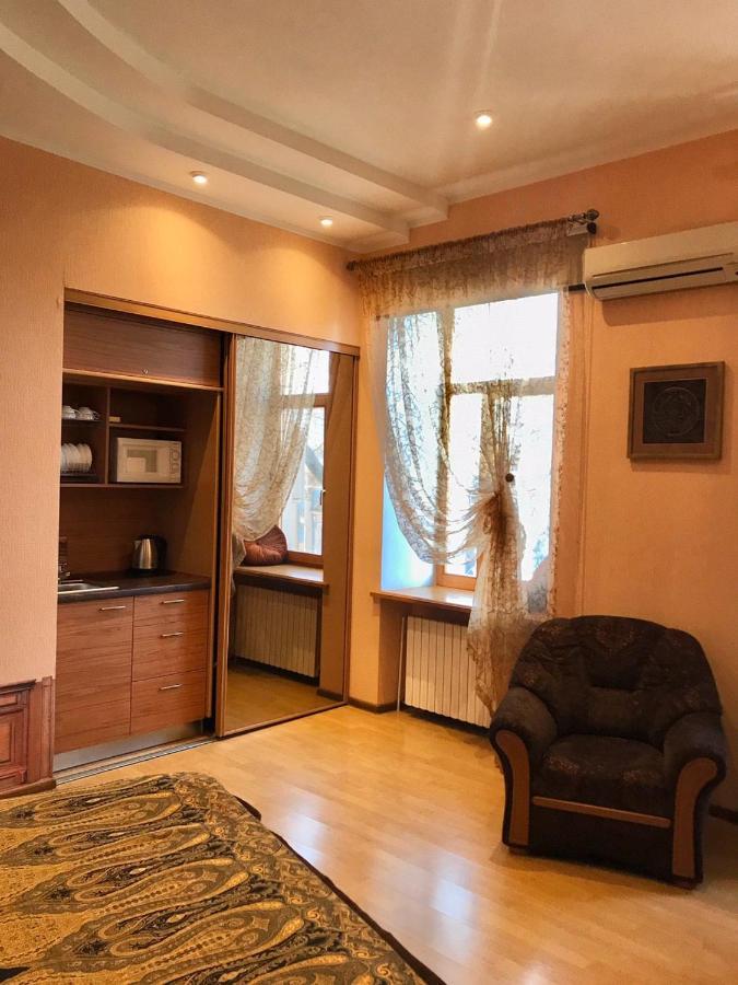 Mini-Hotel In The Very Heart Of Odessa ภายนอก รูปภาพ